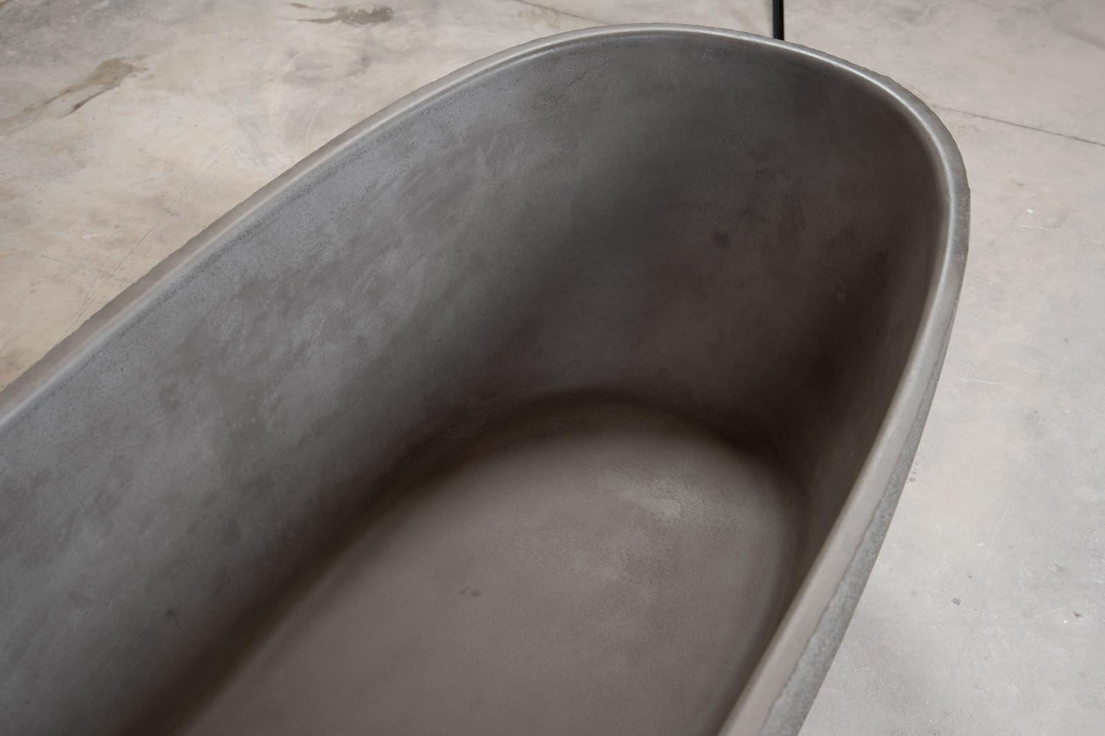 71" CAPPADOCIA OVAL BATHTUB - River Art Stone