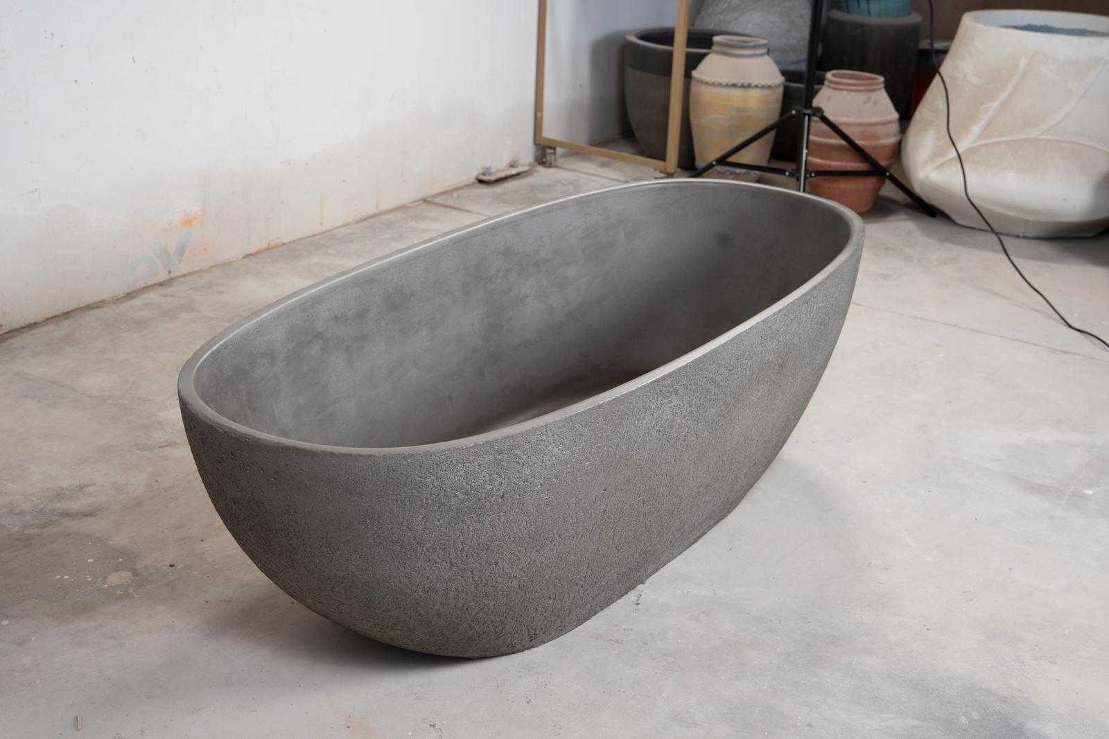 71" CAPPADOCIA OVAL BATHTUB - River Art Stone