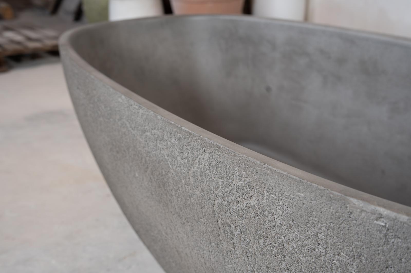 71" CAPPADOCIA OVAL BATHTUB - River Art Stone